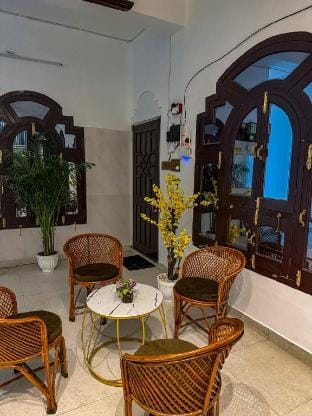 Gharaana - 1BHK Apartment (10 min away Ram Mandir) Vacation rental in Uttar Pradesh