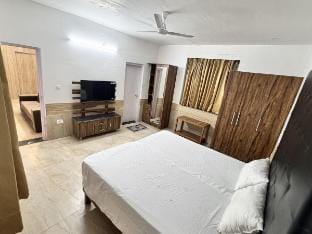 Lans Bliss Villa3BHK with Sunset View by Homeyhuts Vacation rental in Uttarakhand