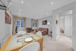 Stylish Mayfair Escape off Piccadilly Vacation rental in City of Westminster