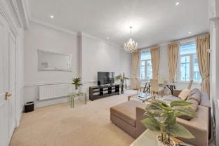 Chic Mayfair Retreat near Hyde Park Vacation rental in City of Westminster