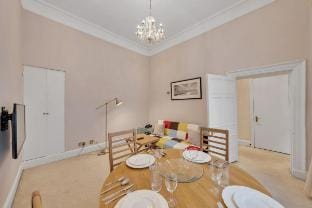 A Premium Mayfair Apartment Vacation rental in City of Westminster