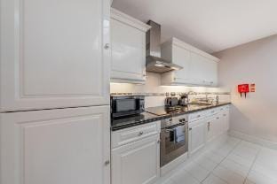 Understated Luxury Flat in Mayfair Vacation rental in City of Westminster