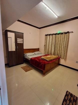 Private 3BHK Unit in Landmark 6BHK Building Vacation rental in Ooty