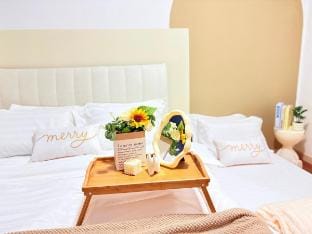 Signature 4R 12 Pax KL City @ M Vertica E.06.04 Vacation rental in Federal Territory of Kuala Lumpur