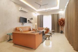 Five Doors Retreat | 2BHK | Dehradun by Homeyhuts Vacation rental in Dehradun