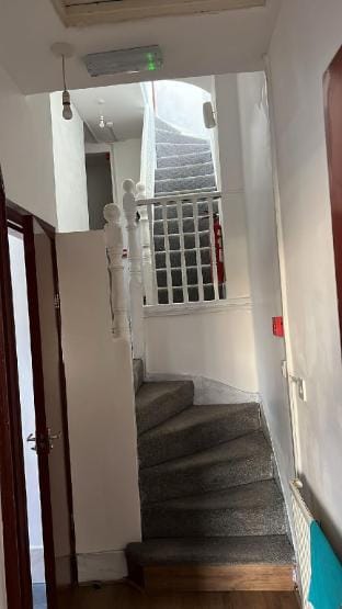Twin Room in Large 4BR Home, WiFi, TV Vacation rental in London Borough of Southwark