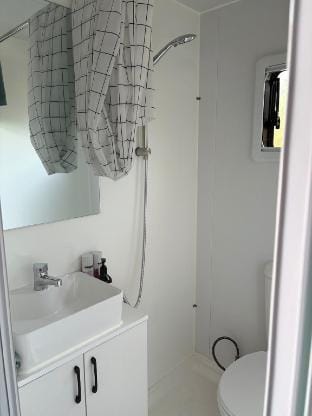 Backyard retreat TINY home Vacation rental in Taree