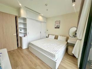 Icon40 2 Bedroom Apartment with Lake View Vacation rental in Vietnam