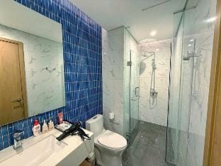 Icon40 2 Bedroom Apartment with Lake View Vacation rental in Vietnam