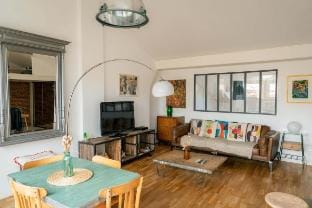 Jacobin - downtown rooftop parking and AC Vacation rental in Toulouse