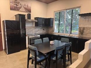 White House Airport Villa Vacation rental in Western Province