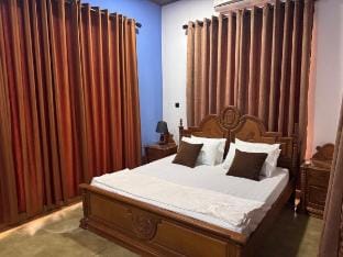 White House Airport Villa Vacation rental in Western Province