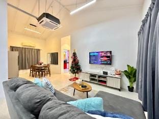 Klebang Villa 17Pax PrivateSwimmingPool TownArea Vacation rental in Malacca