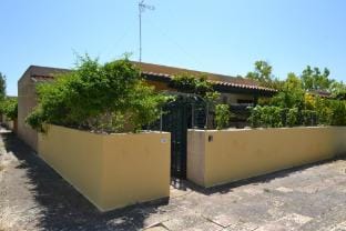 Casa Eva in Torre dellOrso with Wi-Fi and air conditioning Vacation rental in Torre dell'Orso