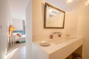Villa Vilo, your paradise in the heart of Alpilles Vacation rental in Arles