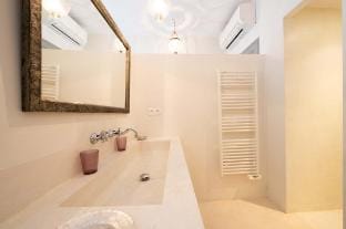 Villa Vilo, your paradise in the heart of Alpilles Vacation rental in Arles