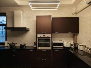 Modern style house in Chiang Mai city, near the airport. Vacation rental in Chiang Mai