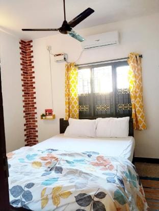 Full Home 6.5BHK |Private Terrace |1.2 km WhiteTown Vacation rental in Puducherry