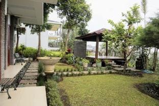 Homey Villa w/ Mountain View - Family Only 3BR Vacation rental in Bandung