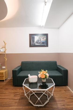 6BR Apt/Big Group/Center Old Quarter/Walk to lake Vacation rental in Hanoi