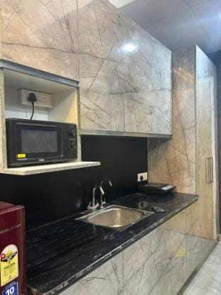 Skyview:Modern Stay at Gaur City Center Noida Vacation rental in Noida
