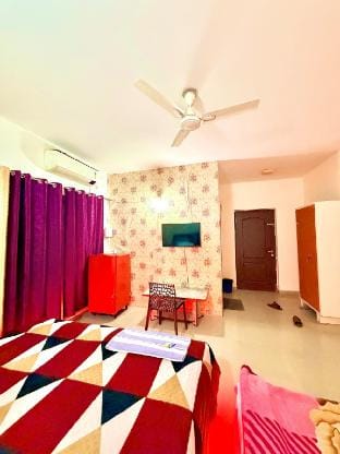 Minimal guest house Near premanand ji Maharaj Vacation rental in Uttar Pradesh