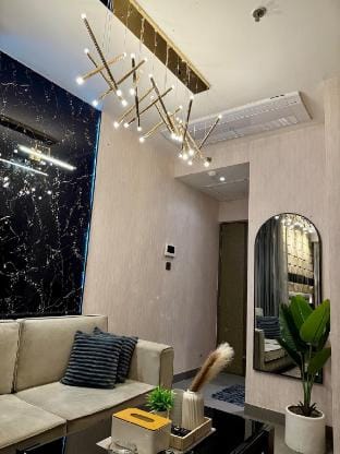The Cosmo - 42nd Floor CitySkyline View - Luxury Vacation rental in Noida
