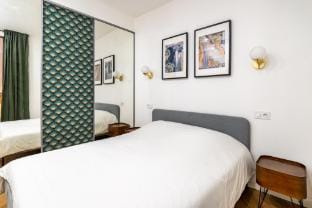Apartment-Courtyard view-Private Bathroom Vacation rental in Lyon