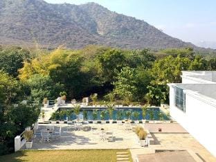 Devraj Villa- 6 BHK with pool I Mountain View Vacation rental in Rajasthan