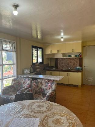 3 Bedrooms Upper Gen Luna-Benedict’s House Vacation rental in Baguio