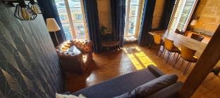 Élégance et Confort sur les Quais - Vue Garonne Vacation rental in Bordeaux