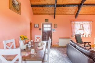 Cosy Irish Farm Cottage on the Ring of Kerry Farm Stay in County Kerry