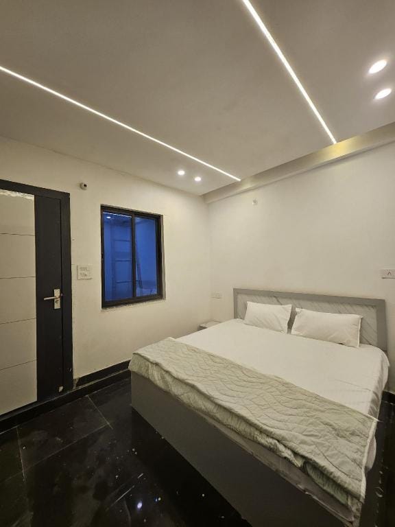 Radharas stay-Homestay in Vrindavan Parikrama Marg Hotel in Uttar Pradesh