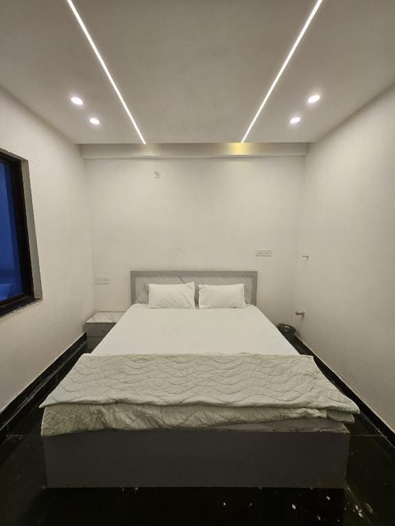 Radharas stay-Homestay in Vrindavan Parikrama Marg Hotel in Uttar Pradesh