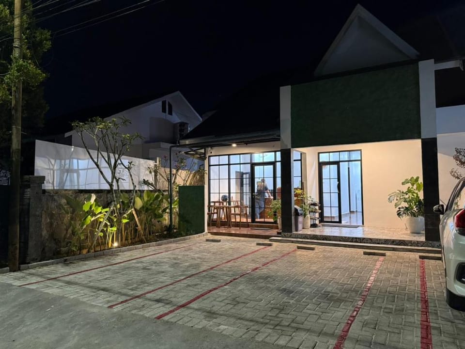 R.A Guest House Syariah Banjarbaru Hotel in Indonesia