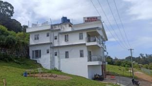Runs Residency  Hotel in Ooty