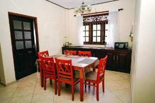 leela villa Villa in Southern Province