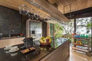 Villa Viva Panwa: sea-view, serviced daily Villa in Wichit