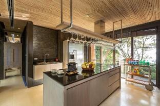 Villa Viva Panwa: sea-view, serviced daily Villa in Wichit