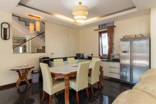 Villa w/ Pool & City View - Family Only 6BR Villa in Bandung