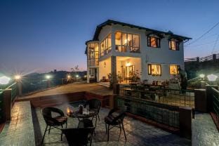 Windchimes Dhanachuli Villa in Uttarakhand