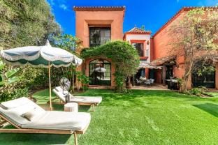 Luxury Holiday Haven Near Beach Pool Garden V290 Villa in San Pedro de Alcántara