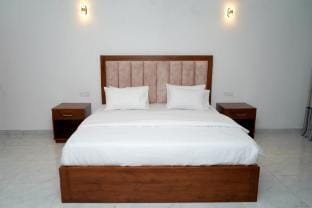 Urban Lagoon  Villa in Galle