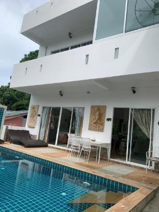 Villa du Bonheur Mer & Nature Villa in Wichit