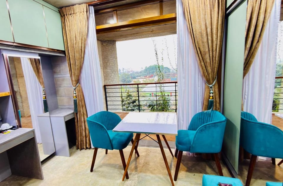 PRIVEE - Previous Resort & Restaurant Hotel in Dhaka