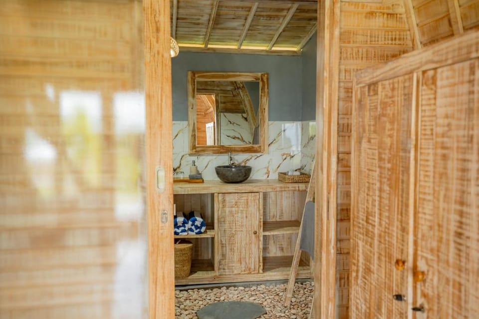 Ratna's Green Hill Penida by Bali Cabin Bed and Breakfast in Nusapenida