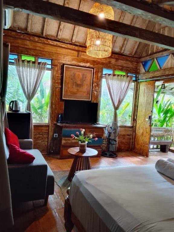 Wooden Cabin Jimbaran - Lavender Suite Bed and Breakfast in Kuta Selatan