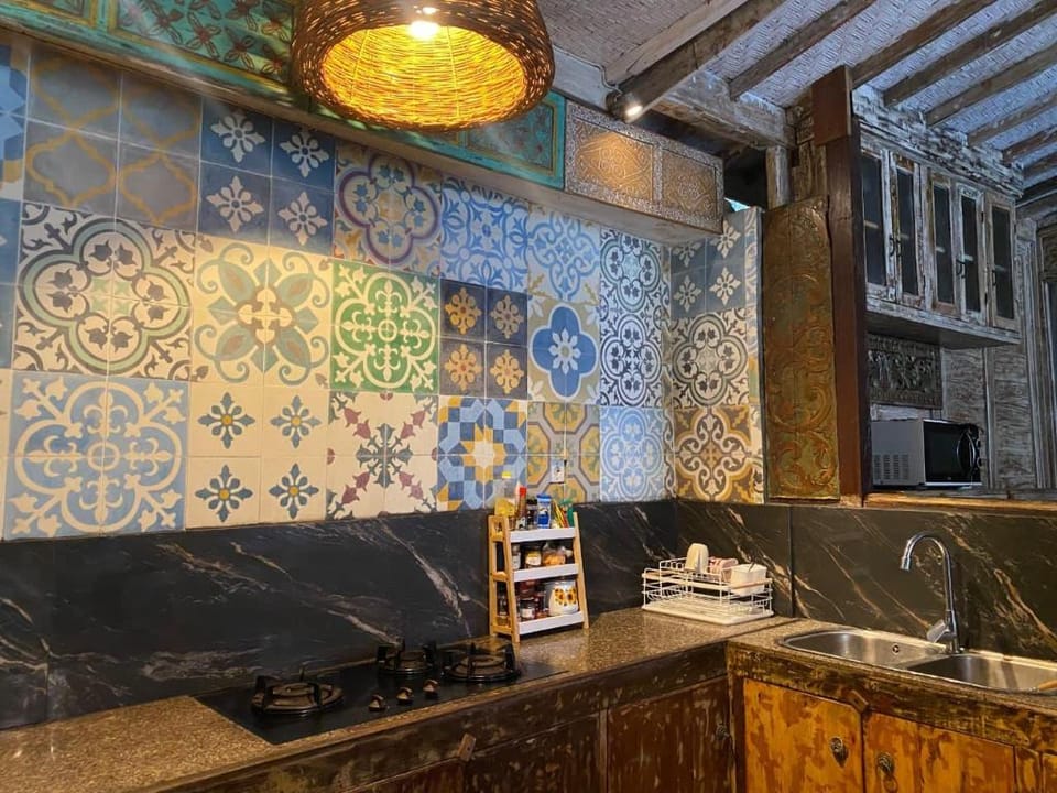 Wooden Cabin Jimbaran - Marigold Suite Bed and Breakfast in Kuta Selatan
