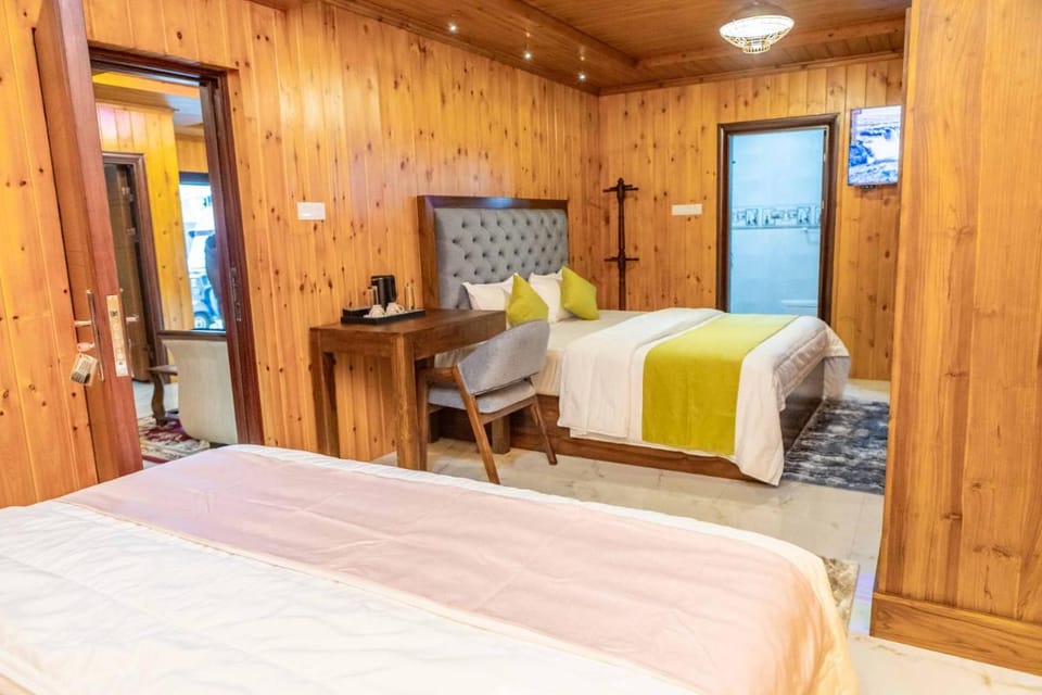 Galaxy Holiday Inn Bed and Breakfast in Nuwara Eliya