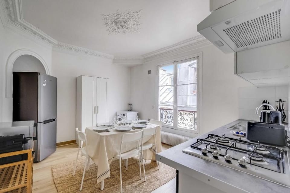 Haussmannian apt - 2BDR/6P near Marais/sentier Apartment in Paris